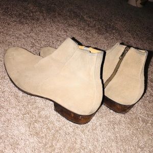 ALDO’S CHELSEA BOOTS